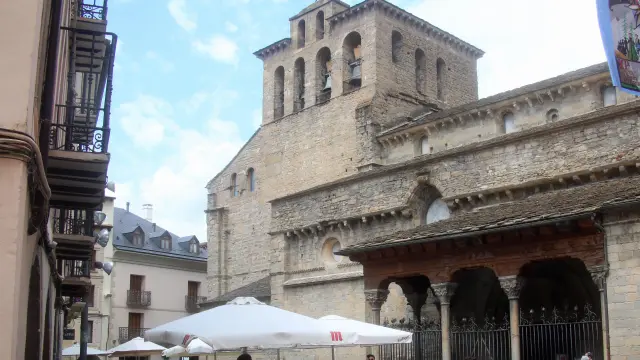Catedral de Jaca, en pleno casco histórico.