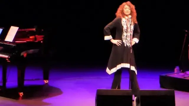 Carmen París en su actuación en Sabiñánigo el pasado mes de diciembre.