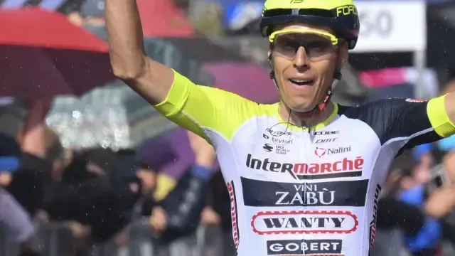 Hirt dio la segunda victoria de etapa en este Giro al equipo Intermarché Wanty.