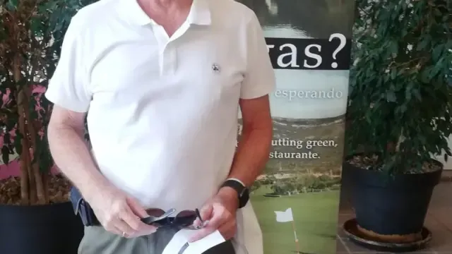 Luis Ferrer, ganador de la última prueba del JubiJueves en Golf Guara.