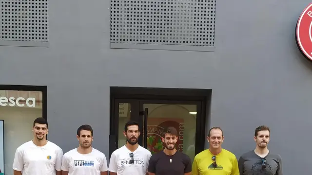 Nueva sede del Balonmano Huesca en la calle Mesnaderos.