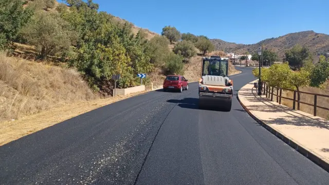 Obras en una carretera de la provincia