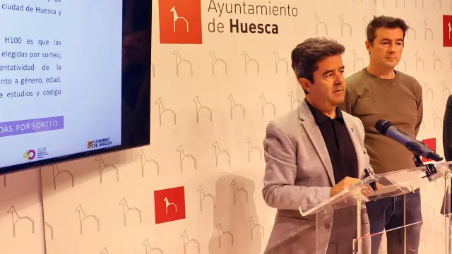 Luis Felipe, Carlos Oliván y Ramón Lasaosa durante la presentación de la segunda fase de H100.