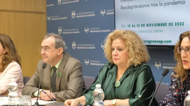 Laia Homedes, Leandro Catalán, Mercedes Ortín y Elena Asso, en la presentación del 35 Congreso Aragonés de Atención Primaria.
