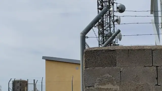 Antena de telefonía móvil ubicada en la localidad de El Tormillo.