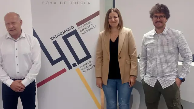 Pedro Bergua, Mónica Soler Navarro y Chema Paraled, este jueves presentando la jornada.