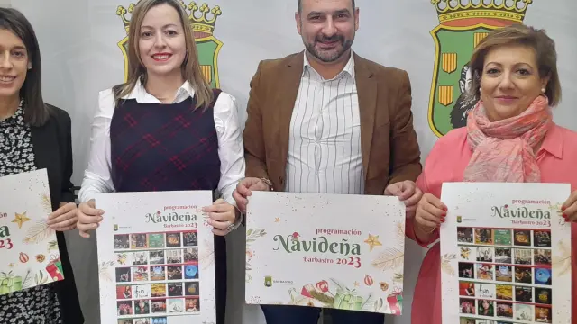 Lorena Espiérrez, Pilar Abad, Fernando Torres y Silvia Ramírez, en la presentación de las actividades de Navidad en Barbastro.