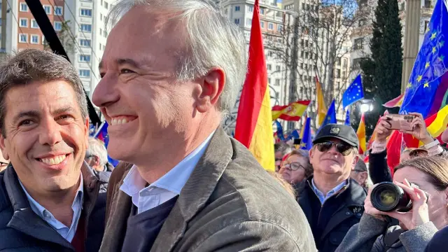 El presidente de Aragón, Jorge Azcón, durante la manifestación contra la amnistía convocada por el PP, en Madrid