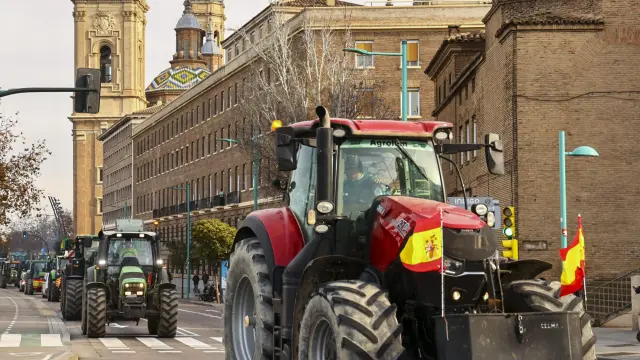 Los tractores tomaron el centro de Zaragoza.