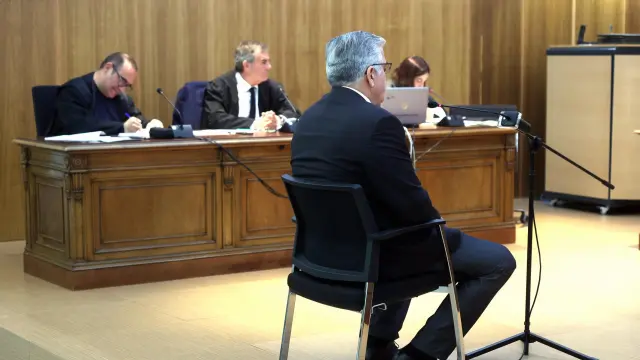 Acusado en la primera sesión del juicio en la Audiencia Provincial de Huesca.