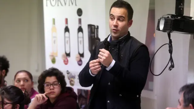 Sustanciosa cata de vinagres en la Escuela de Hostelería de Huesca
