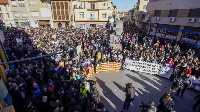 Miles de personas reclaman que la Central Térmica de Andorra no cierre sin alternativas viables