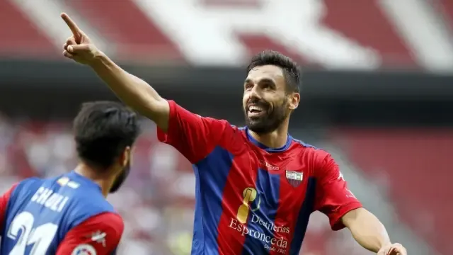 Enric Gallego ficha por el Huesca hasta junio de 2022