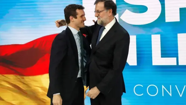 Rajoy llama al PP a "mantener sus posiciones y no asustarse"