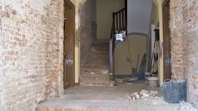 Arranca en Fraga la remodelación del acceso al antiguo edificio de Correos