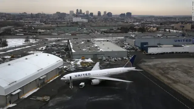 Cortan 30 minutos el tráfico aéreo en el aeropuerto de Newark (EE.UU.) por drones