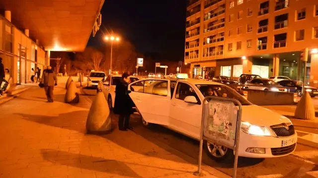 Calma entre los taxistas de Huesca frente al conflicto de los VTC
