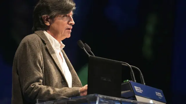 López-Otín cree que la retirada de sus artículos es "dañina"