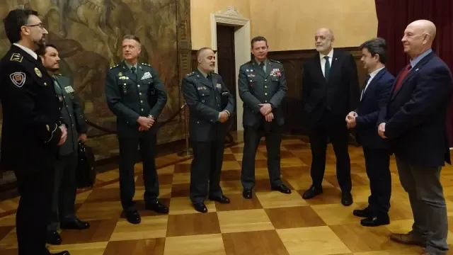 El director General de la Guardia Civil se reúne con los responsables de las unidades de la Comandancia de Huesca