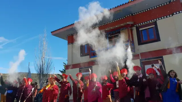 El centro budista de Panillo celebra el Año del Ratón de Metal