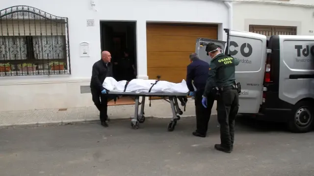 Investigan el hallazgo de los cadáveres de una madre y una hija en Córdoba