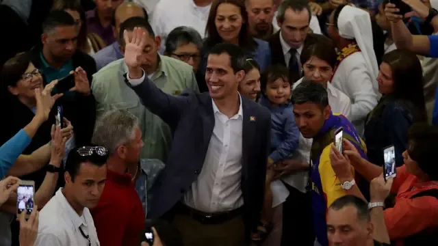 Juan Guaidó avanza que "en los próximos días" llegará la ayuda
