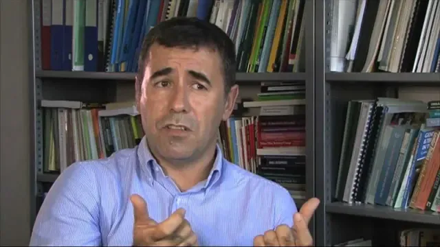 El sociólogo Xavier Bonal abre en Huesca la jornada de la Escuela Pública