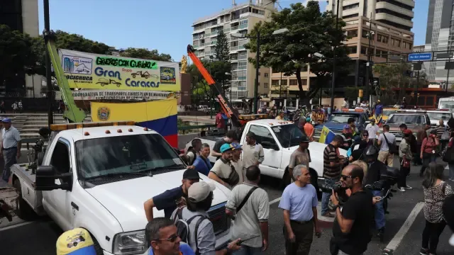 Guaidó irá a los cuarteles a exigir el ingreso de la ayuda