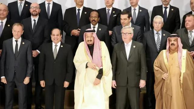 Europeos y árabes difieren en su primera cumbre