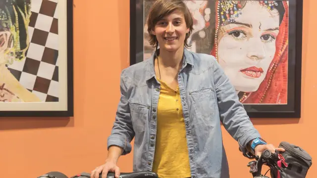 Sandra Cuello: "Viajar en bicicleta es una aventura para conectar con uno mismo"