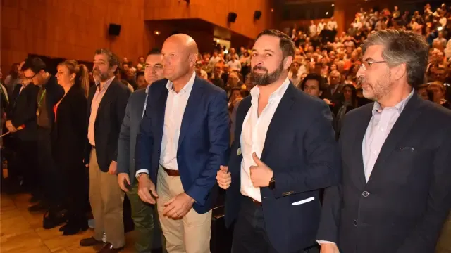 Abascal defiende en Huesca su proyecto de "sentido común" en un Palacio de Congresos abarrotado