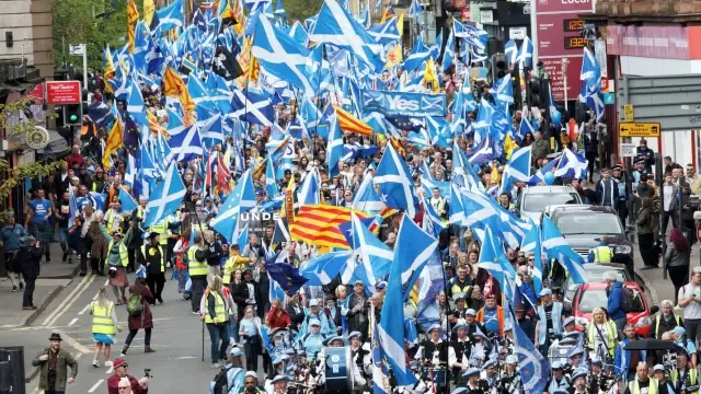 Miles de personas demandan en Escocia un nuevo referéndum