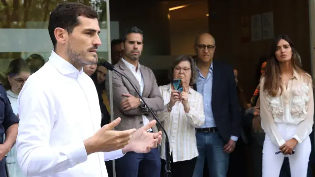 Casillas abandona el hospital de Oporto: "Puedo contarlo, lo podéis ver"