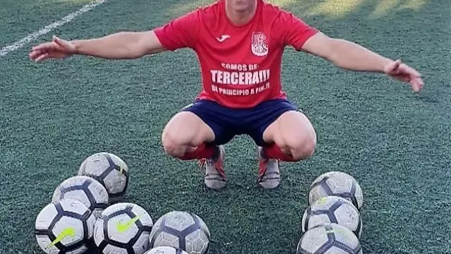 César Sanagustín, la clave goleadora en el regreso del Fraga a Tercera