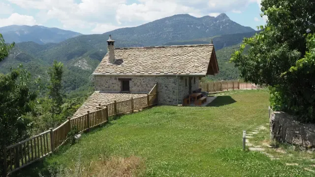 Alojamientos singulares integrados en el paisaje de Huesca