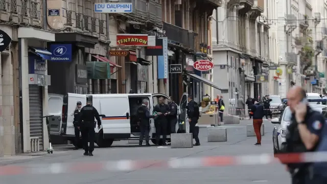 Pánico en Lyon por la explosión de un artefacto que hiere a 13 personas
