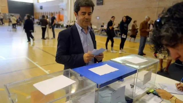 El PSOE gana en Aragón, Zaragoza y Huesca pero la derecha podría sumar
