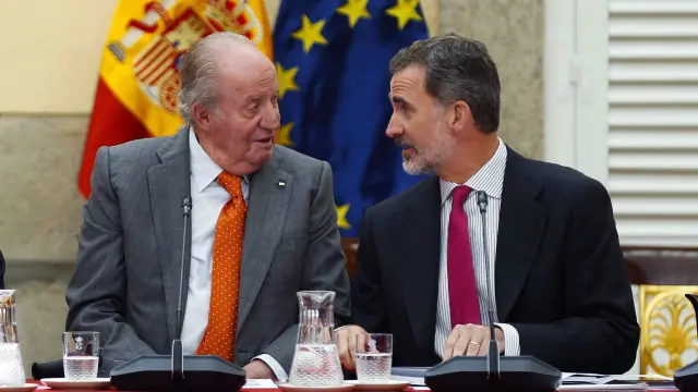 El rey Juan Carlos anuncia su retirada de la vida pública desde el próximo domingo 2 de junio