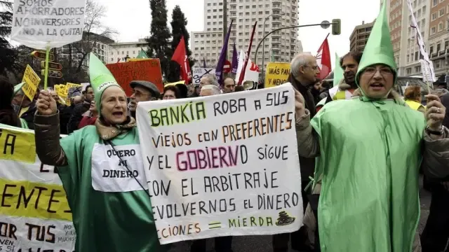 Los "estafados" de Bankia afean a la entidad que abusase de su confianza al salir a Bolsa