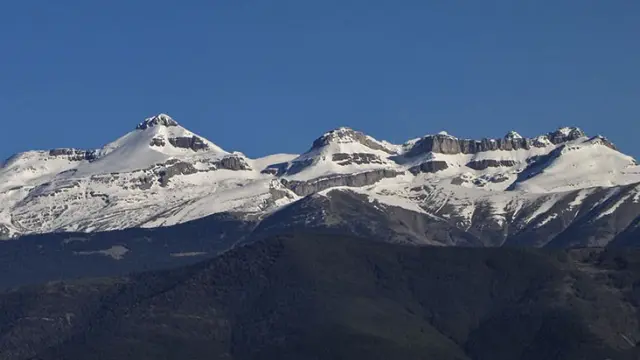 Muere un montañero vasco de 49 años al resbalar por un nevero en el pico Collarada