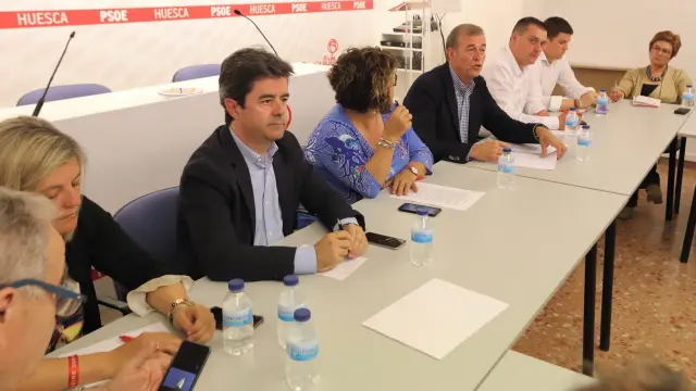 Carreteras, bomberos y nieve, claves del PSOE de Huesca para negociar la DGA