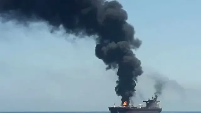 Un buque iraní rescata a los 44 tripulantes de los petroleros "atacados"