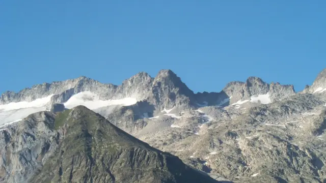 La Guardia Civil rescata a tres personas en el Pirineo