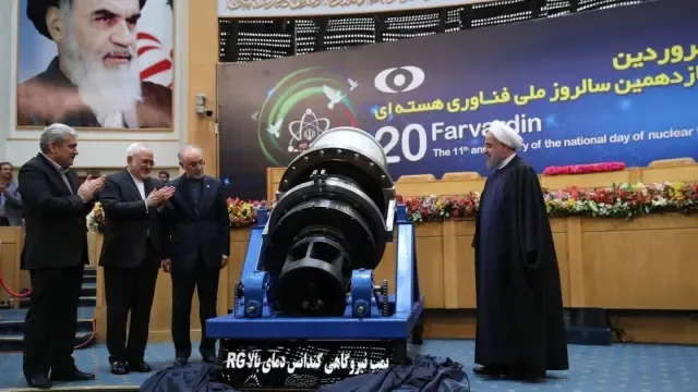 Irán dice que superará en diez días su reserva límite de uranio