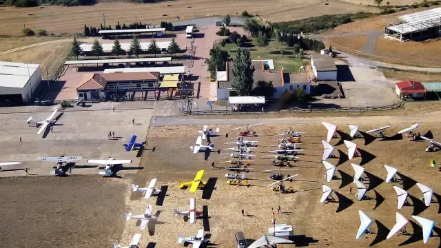 El aeródromo de Santa Cilia inicia "lo mejor" de la temporada a pleno rendimiento