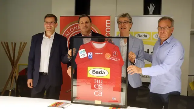 Bada renueva por dos años su patrocinio al BM. Huesca