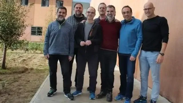 Trasladan a los nueve presos soberanistas a sus cárceles de destino en Cataluña