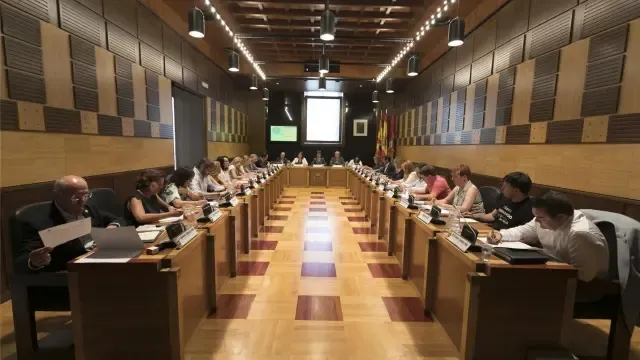 Unanimidad en el primer pleno del nuevo Ayuntamiento para aprobar la estructura y los salarios