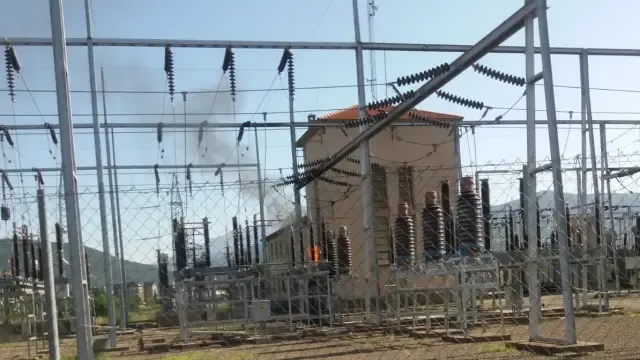 La estación eléctrica de Jaca sufre un pequeño incendio