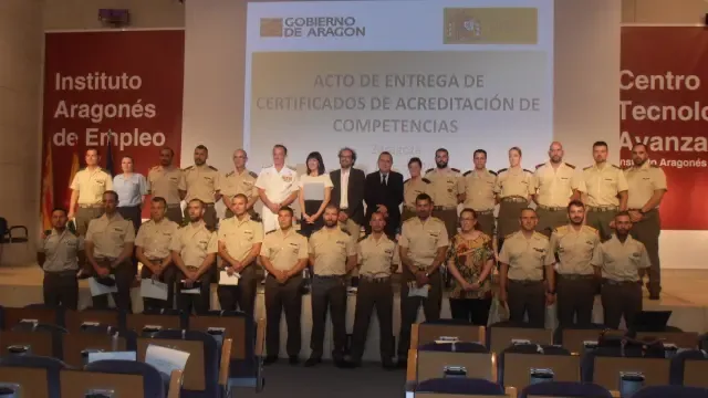El Inaem entrega a 52 militares certificados de profesionalidad en dos especialidades
